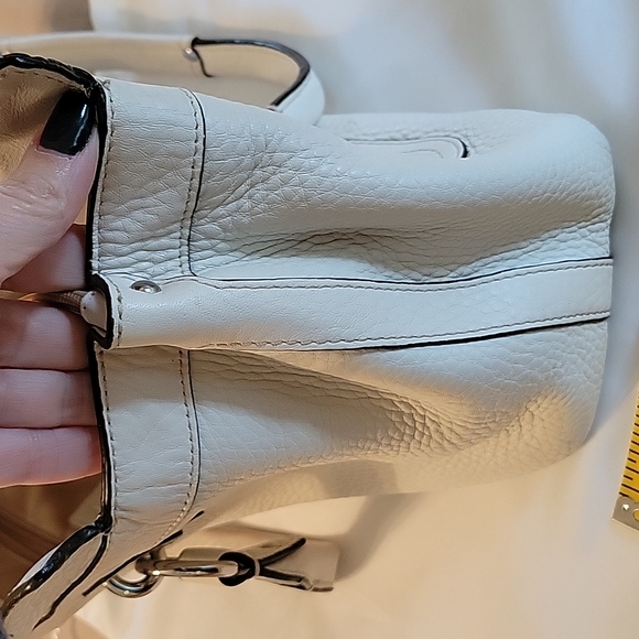 Authentic Coach handbag - Picture 7 of 14